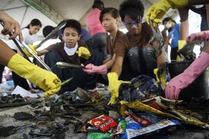 http://www.balitapinoy.net/images/110917_greenpeace_coastal-clean-up_laguna_30-2_300.jpg