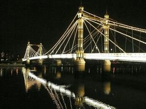 http://www.balitapinoy.net/images/albert_bridge_at_night_300.jpg